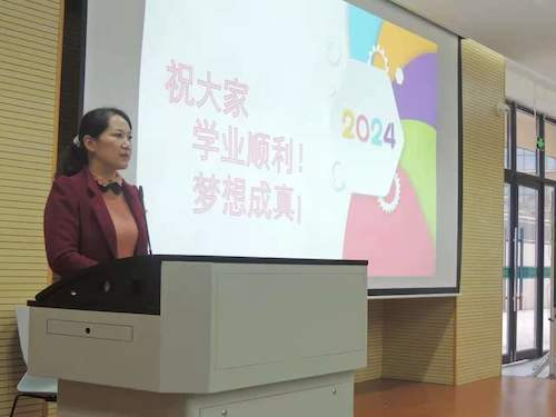 a265f61d565d75ef2396bedd9a50410